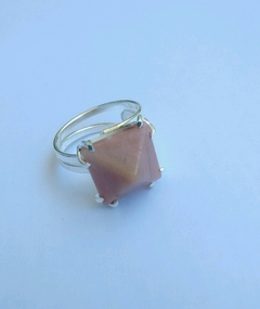 Anillo piramide con rodocrosita