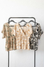 Blusa LAYNA, Blusa estampada estilo kimono con elástico en cintura - tienda online