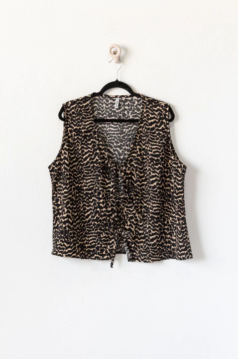 Chaleco TULI, Chaleco animal print con tiras para atar en delantero
