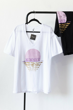 Remera PERSEFONE, Remera escote en V manga corta, ESTAMPA SUMMER - comprar online