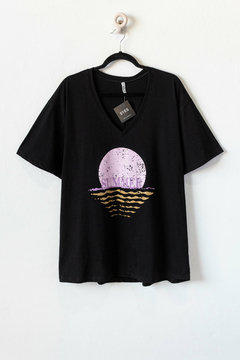 Remera PERSEFONE, Remera escote en V manga corta, ESTAMPA SUMMER - tienda online