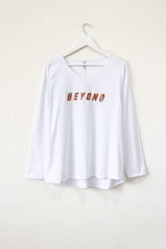 Remera ANNIE, manga larga ESTAMPA BEYOND - PROMO en internet