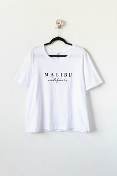 Imagen de Remera CALIFORNIA, Remera bordado MALIBU CALIFORNIA