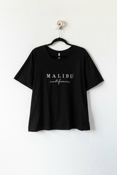 Imagen de Remera CALIFORNIA, Remera bordado MALIBU CALIFORNIA