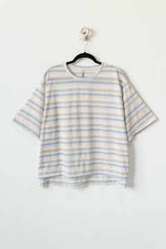 Remera INDIANA, Remera rayada con abertura en laterales del ruedo