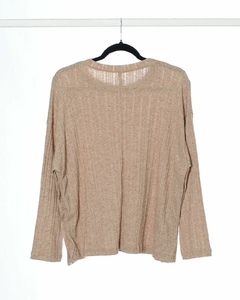 Imagen de Sweater URANO de manga caída con cartera y botones a los laterales