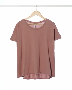 Remera ABI manga corta de cuello redondo y ruedo curvo en internet