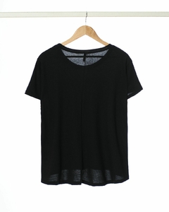 Remera ABI manga corta de cuello redondo y ruedo curvo - comprar online