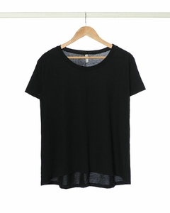 Remera ABI manga corta de cuello redondo y ruedo curvo en internet