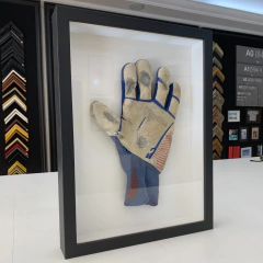 Quadro para Têxtil - Luva de Futebol Emoldurada Personalizada