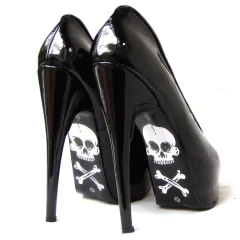 Skulls Stilettos en internet