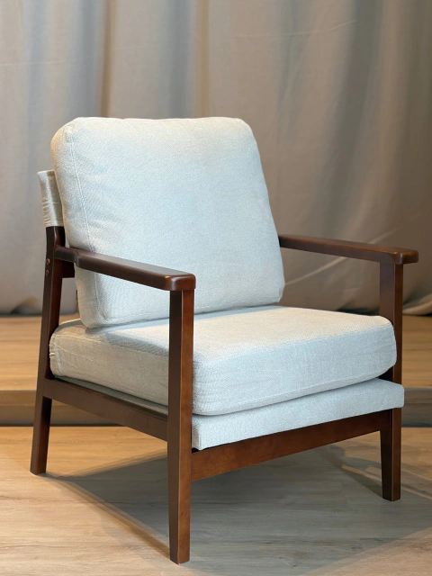 Sillón Haru Chenille Beige Base Walnut - S24039/WBE en internet