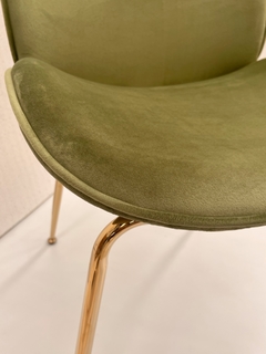 Silla Beetle Verde Claro Base Dorada - S-28/VC - comprar online