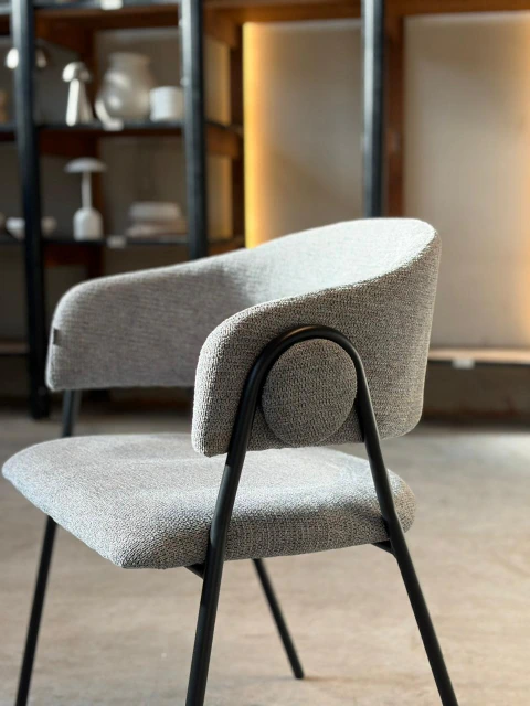 Silla Romelia Gris Claro Base Negro -DC-24A41/GC-N en internet
