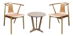 Mesa Auxiliar + 2 Sillas Wishbone Wegner Escandinava