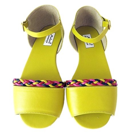 10591/10590 - Infantil Feminino Sandália amarelo em couro com trançado Marianna Lorenzzo
