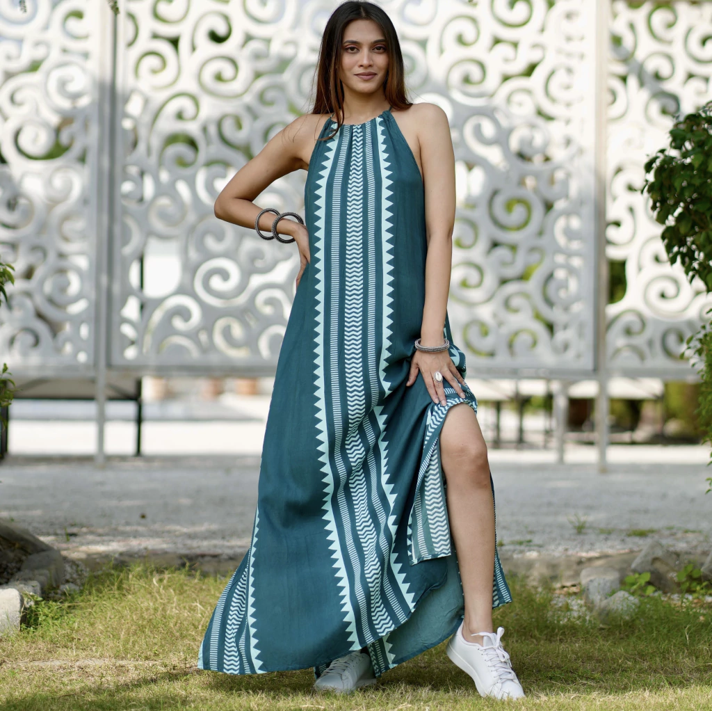 Vestido longo turquesa reversível frente única ou decote V