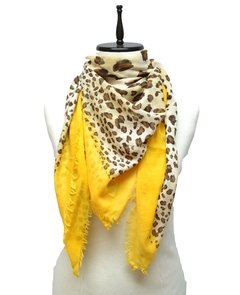PAÑUELO ESTAMPADO ANIMAL PRINT CON GUARDA