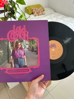 Vinilo Lola Cobach "Camino dorado" en internet