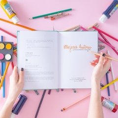 Libro "Mujeres Autoras" Fera (Tapa Dura) - comprar online