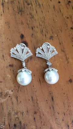 Brinco leque pérolas