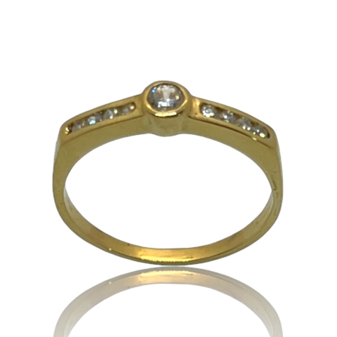 Anillo Medio Sin Fin de Circoñas Engarzadas a mano Realizado en Oro Amarillo 18klts.