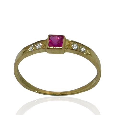 Anillo oro 18klts Rubi Central Talla carre.
