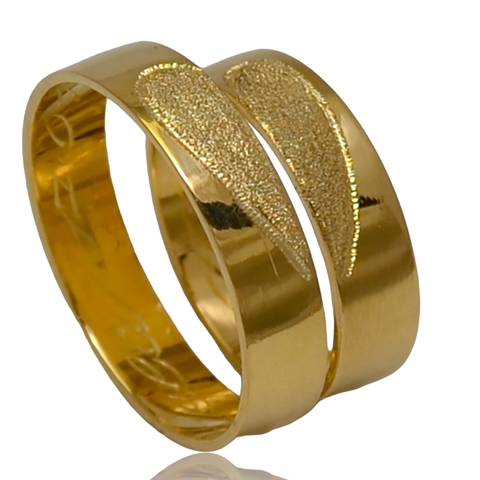 Alianzas de Oro 18klts. Corazon Grabado con Brillantes.
