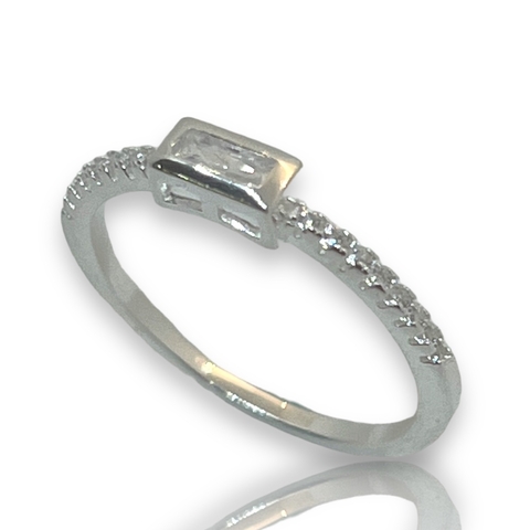 Anillo en Plata 925 y Circoñas.