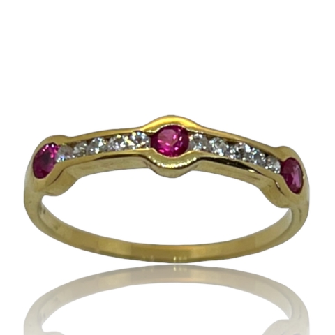 Anillo Realizado en Oro Amarillo 18klts Rubies y Circoñas.