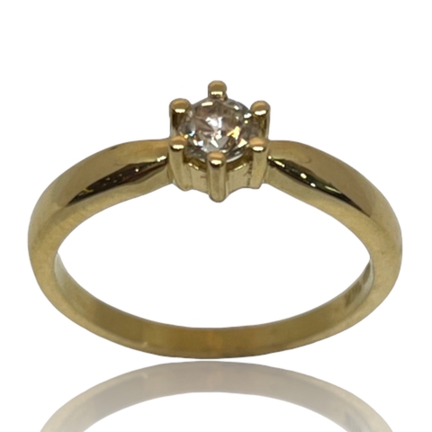 Anillo Realizado en Oro Amarillo 18klts. y Brillante.