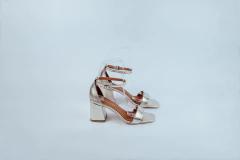 SANDALIA CON TALONERA TACO ANCHO MEDIO (MC-LYSSA90) - comprar online