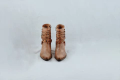 TEXANA LENNY CINTOS CON TACHITAS (SAV-25IB7500-57) - Accento Zapateria