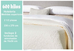 CUBRECAMA KING SIZE 600 HILOS C/ 2 FUNDONES DE ALMOHADON DE 100X50cm MEDIDA 270X270 MICRO120GR (A175550-KFSMBLA)