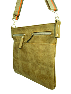 ART. 5076 BANDOLERA MEDIANA EN "PU SINTÉTICO VERDE MUSGO EFECTO GASTADO" - Carteras Urbana Bs. As. 