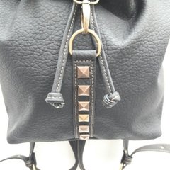 Art. 9013 | MOCHILA MEDIANA EN PU SINTETICO CROCO NEGRO - comprar online