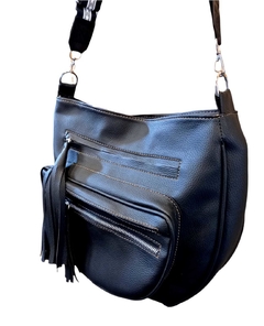 Art. 9017 | BANDOLERA MEDIANA EN PU SINTETICO CROCO NEGRO CON CORREA POLYESTER DESMONTABLE Y REGULABLE - comprar online