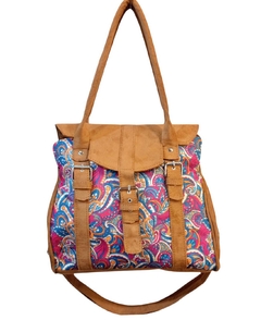 Art. 9004 | CARTERA GRANDE EN ESTAMPADO "FURIA" CON DETALLES DE GAMUZA SINTETICA SUELA