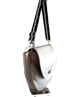 ART. 5068 BANDOLERA MEDIANA EN "PU SINTETICO COLOR PLATA" - comprar online
