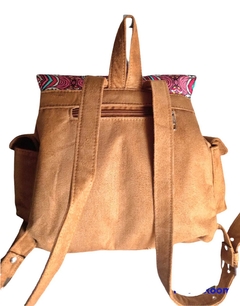 Art. 5048 | MOCHILA GRANDE EN ESTAMPADO "TRANSICION" CON GAMUZA SUELA en internet