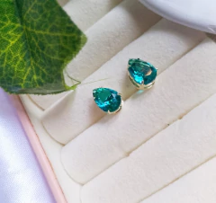 Brinco Gota Zircônia Verde 10x14 Folheado com 1 milésimo de Ouro - comprar online