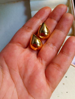 Brinco Gota 2cm Folheado com 1 milésimo de Ouro e verniz cataforetico na internet