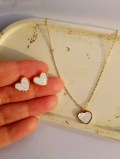 Conjunto Coração madrepérola Aço inox Folheado a Ouro