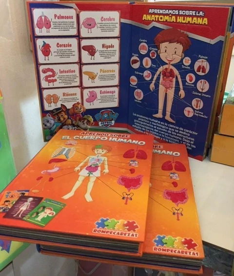 LIBRO ROMPECABEZAS DEL CUERPO HUMANO CON ILUSTRACIONES DE PAW PATROL
