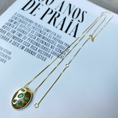 Colar Longo Pingente Oval Liso com Zircônias Verde Folheado a Ouro - comprar online