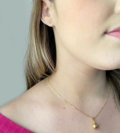 GARGANTILHA PINGENTE BOLA LISA METAL FOLHEADA A OURO 18K