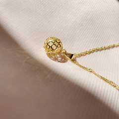 GARGANTILHA PINGENTE BOLA CRISTAIS  BANHO OURO SEMIJOIA