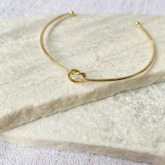 PULSEIRA BRACELETE ARO FINO NÓ INSPIRAÇÃO FOLHEADO A OURO - MODERNO ATEMPORAL - comprar online