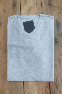 Remera Basica Escote V - tienda online