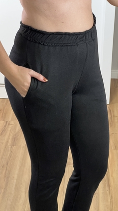 Calça Lãzinha Preta na internet